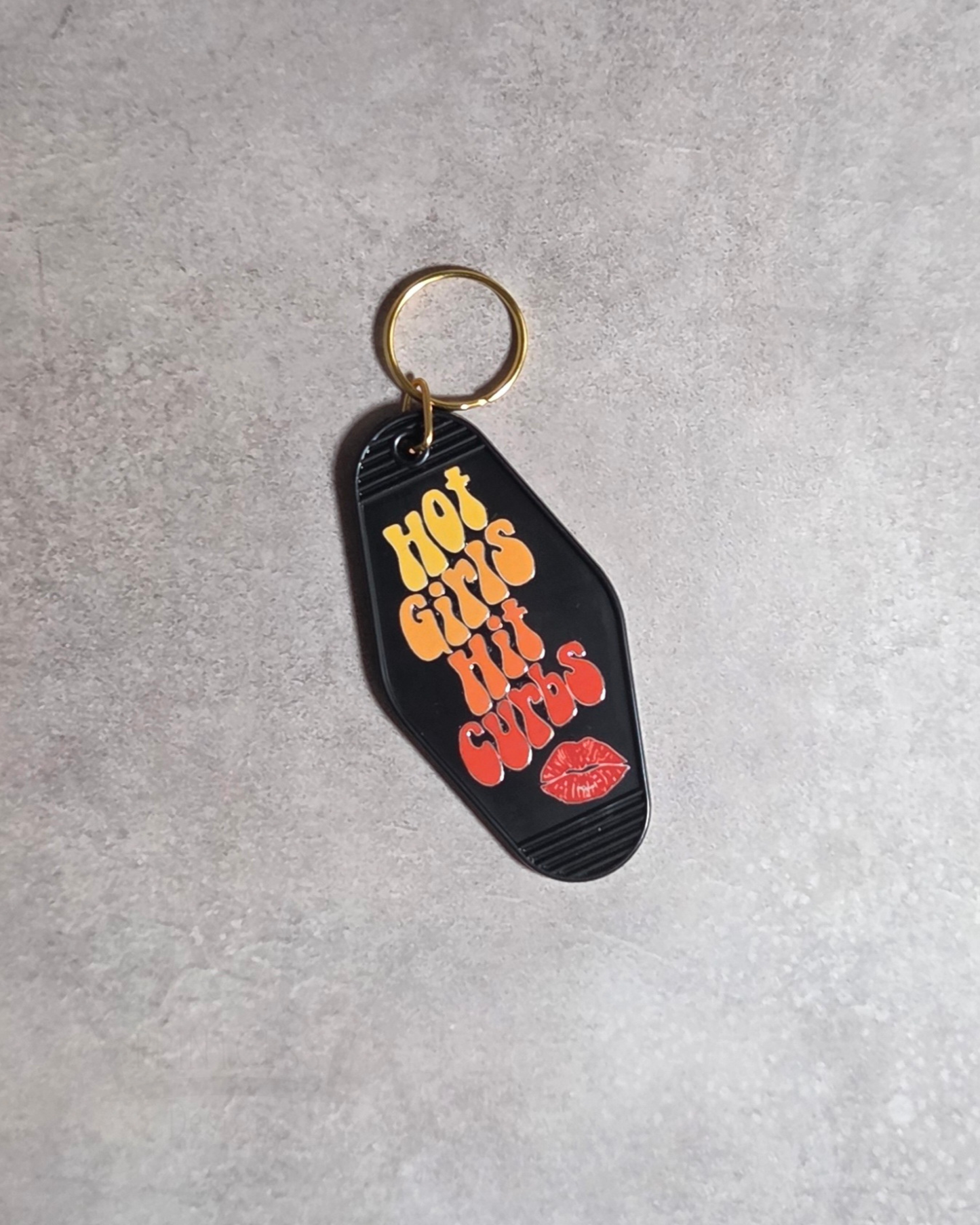 'Hot Girls hit Curbs' Keyring (black)